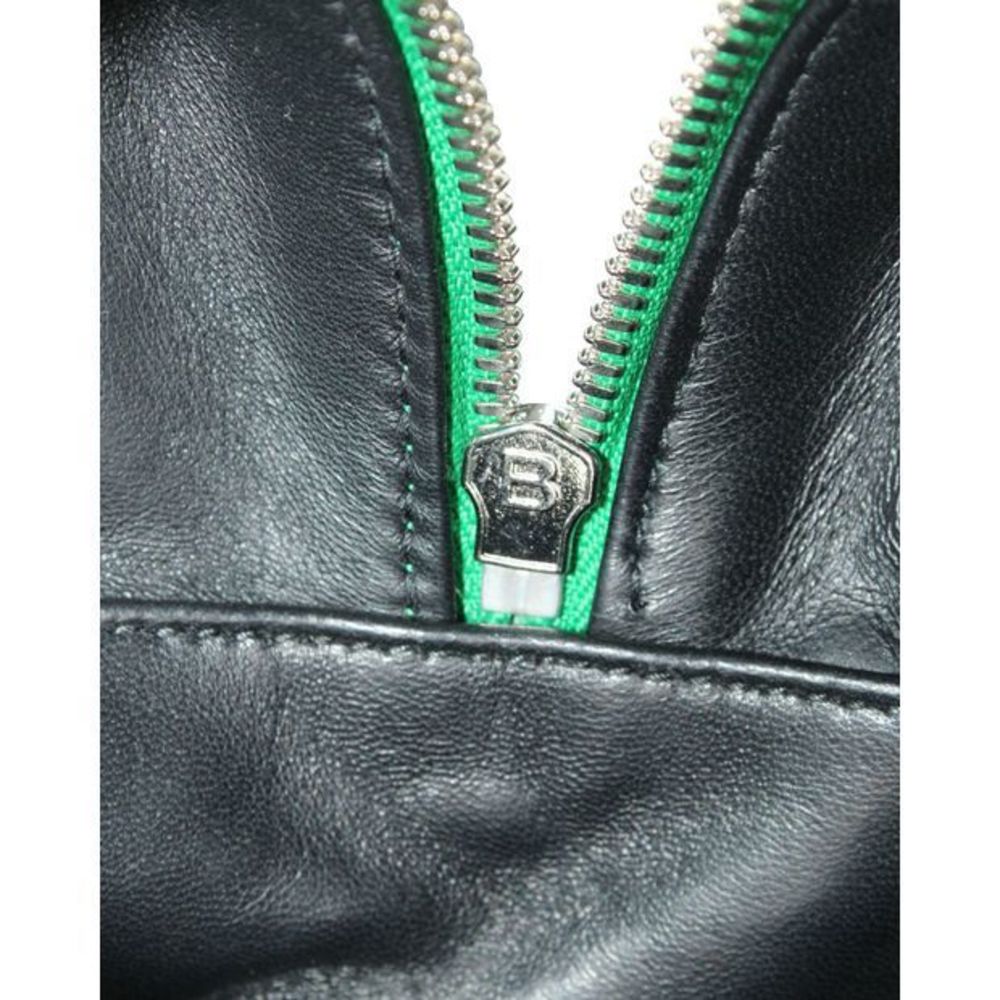 BALENCIAGA Triangle Duffle S Bag in Green Calfskin Leather - Picture 6 of 10